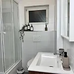 Liya Apartamento *